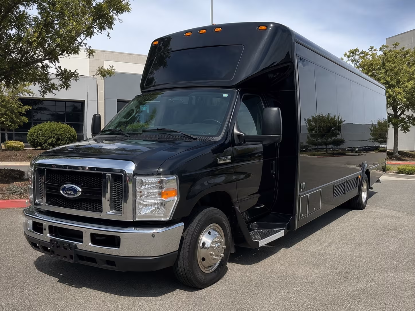 30 Passenger Party Bus Exterior