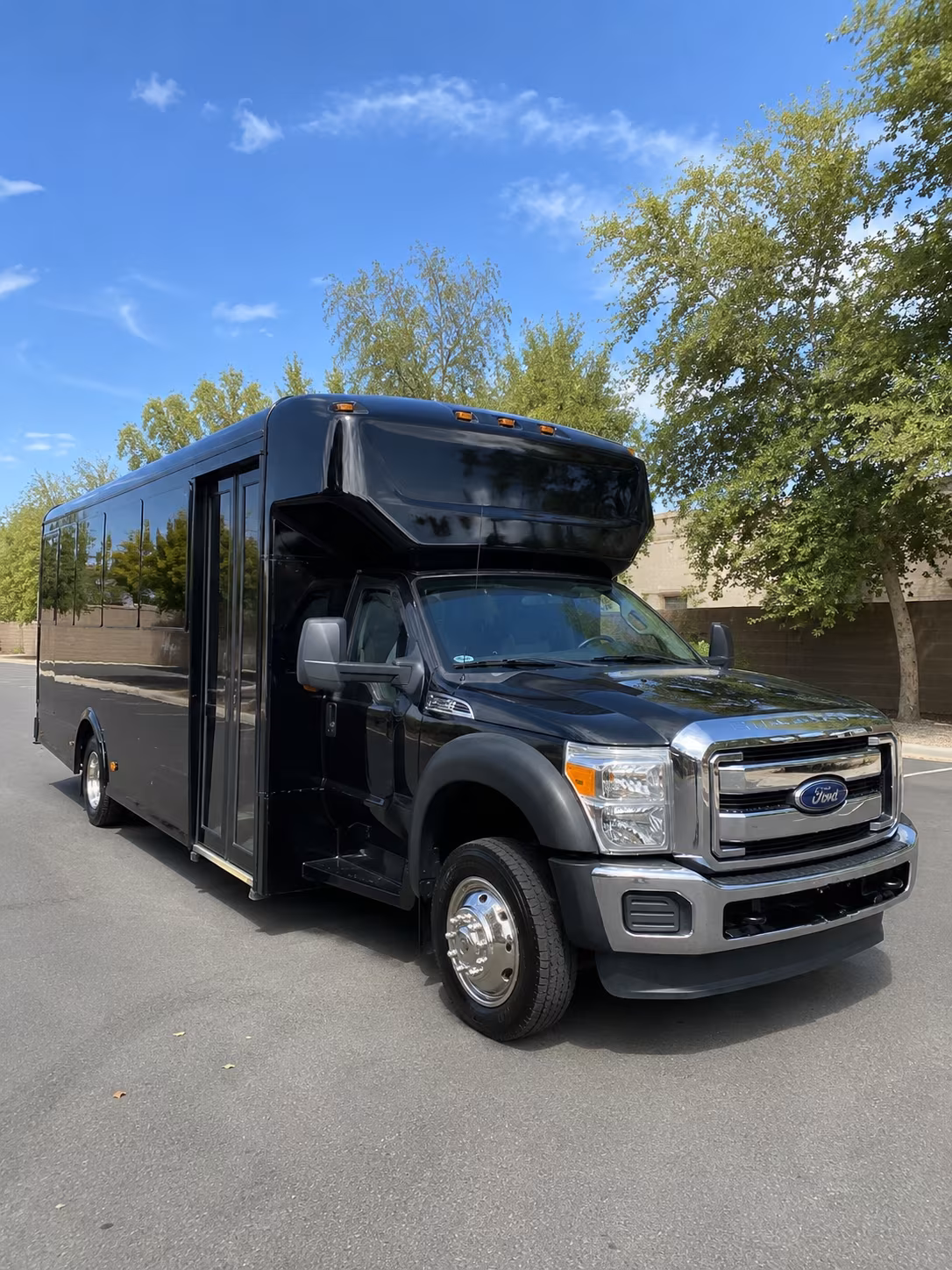 Staten Island Winery Tour & Pub Crawl Transportation party bus exterior