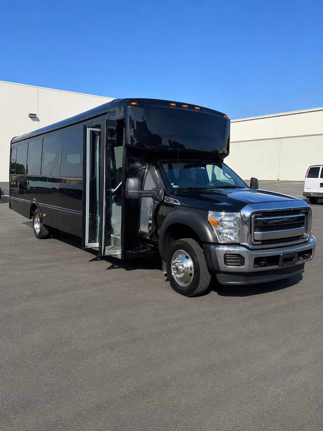 Staten Island Winery Tour & Pub Crawl Transportation party bus exterior